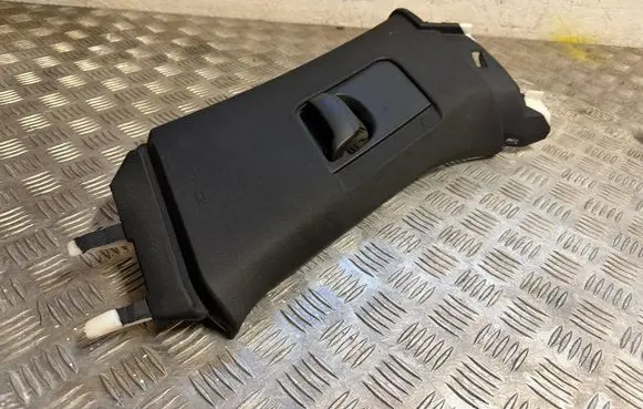 Volvo XC90 (B) pillar trim (top) 31389171