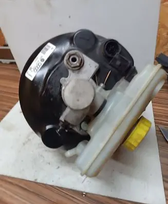 Audi A4 S4 B7 8E 8H Brake booster 8E0612105P