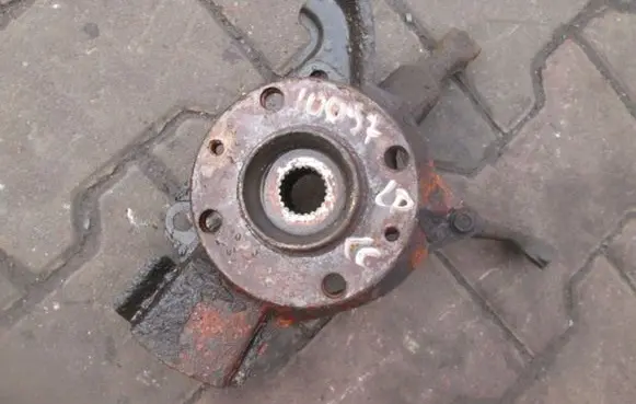 Fiat 500 Cinquecento Front wheel hub spindle knuckle