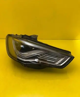 Audi A3 S3 8V Headlight/headlamp 8V0941774J