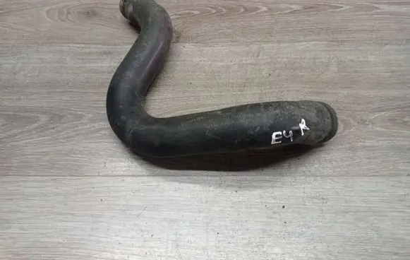 Volvo V70 Engine coolant pipe/hose