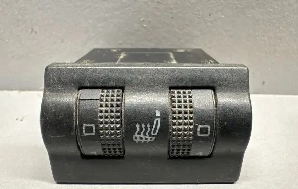 Skoda Octavia Mk1 (1U) Seat heating switch 1J0963563A