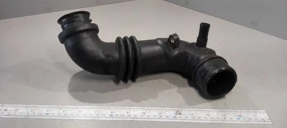 Mazda 626 Air intake hose/pipe RF2A13221