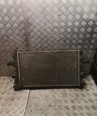 Opel Zafira B Coolant radiator