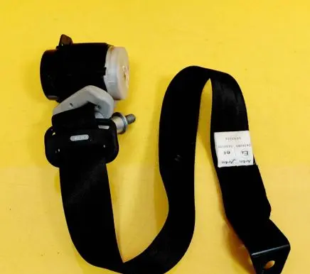 Mazda 5 Rear seatbelt T89338T