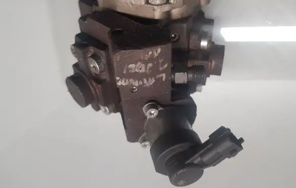 Renault Laguna III Fuel injection high pressure pump H8200690744