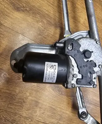 BMW X5 E53 Front wiper linkage and motor 6913006