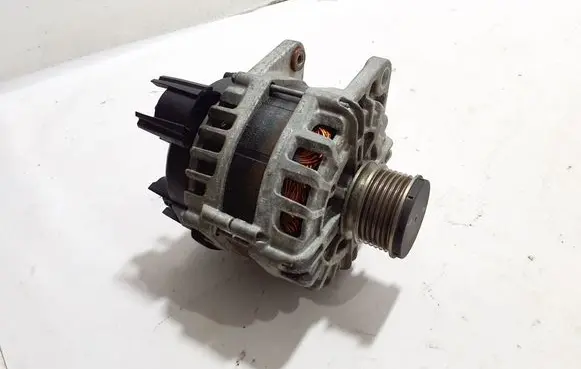 Nissan Qashqai J12 Generator/alternator 231004719R
