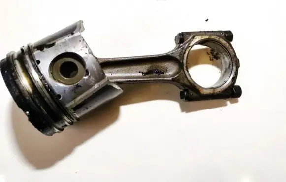 Citroen Xsara Picasso Piston with connecting rod