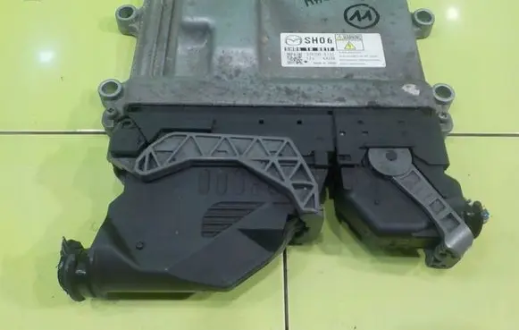 Mazda 6 Engine control unit/module SH0618881F