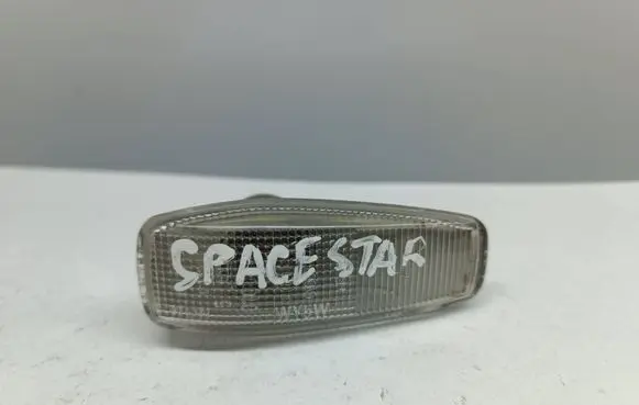 Mitsubishi Space Star Front fender indicator light