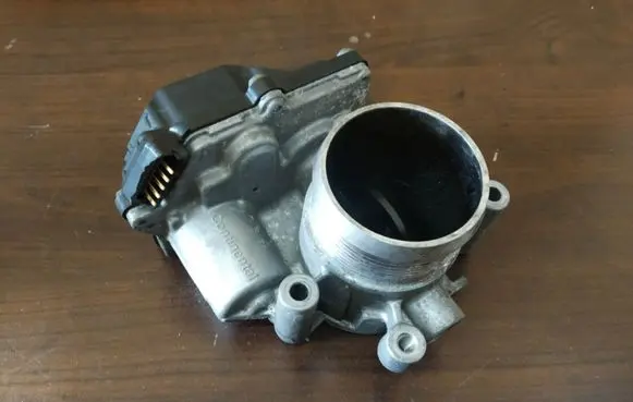 Volkswagen Tiguan Throttle valve 03L128063T A2C83076400