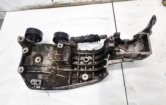 Alfa Romeo 159 Engine mounting bracket 55199961