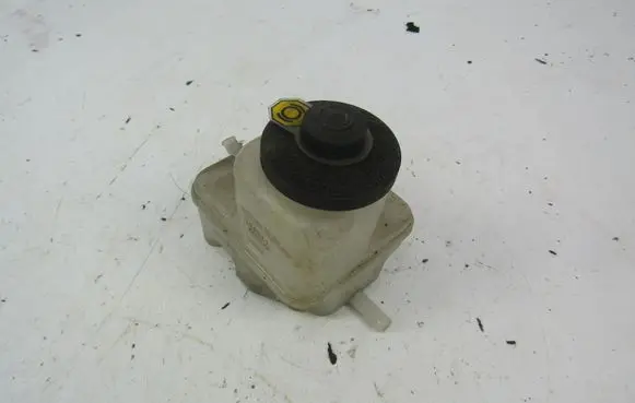 Cadillac SRX Brake fluid reservoir 