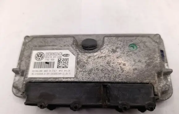 Volkswagen Polo V 6R Engine control unit/module 03C906024CN