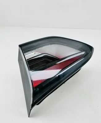 Opel Crossland X Tailgate rear/tail lights 39235956 510512838 05210194