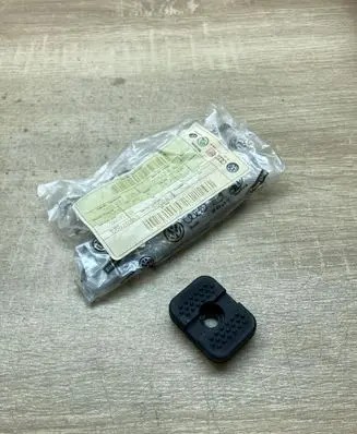 Skoda Superb B8 (3V) Tailgate/trunk/boot lid buffer 5E0827239A 6Y0827239C WEDGEBUFFER