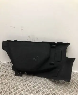 Trunk/boot lower side trim panel