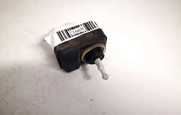Nissan Note (E11) Headlight level adjustment motor 89028944