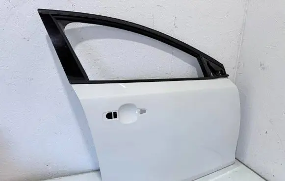 Volvo V40 Front door 