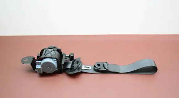 Rear seatbelt