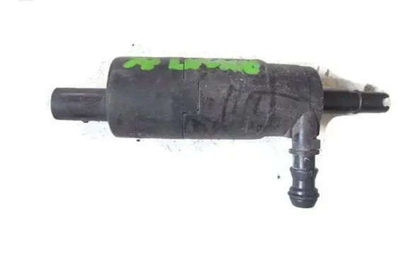 Volkswagen PASSAT B6 Windscreen/windshield washer pump