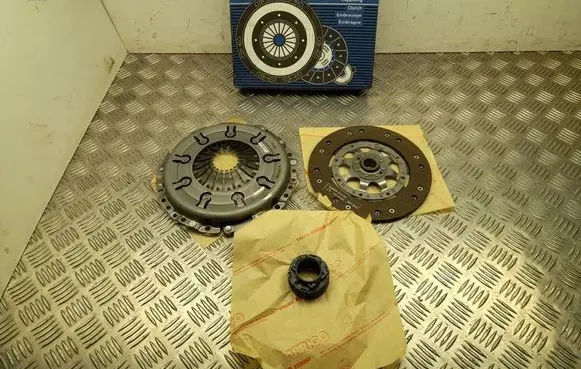 Audi A4 S4 B5 8D Clutch set kit 3082600529