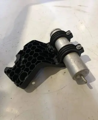 BMW X6 E71 Fuel filter bracket/mount holder 70314607