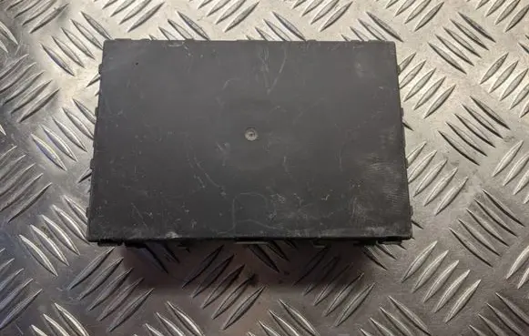 Nissan Navara D40 Comfort/convenience module 284B2EB300 5WK48935