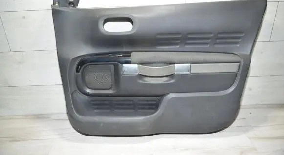 Citroen C4 Cactus Front door card panel trim 98011898ZD