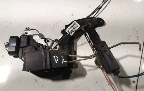 Toyota Avensis Verso Front door lock 