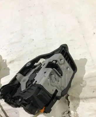 BMW X5 F15 Front door lock 7281958 A046465 18283810