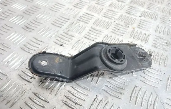 Radiator mount bracket
