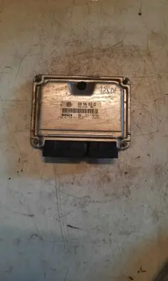 Skoda Octavia Mk1 (1U) Engine control unit/module 038906012CE 28SA4934 0281010257