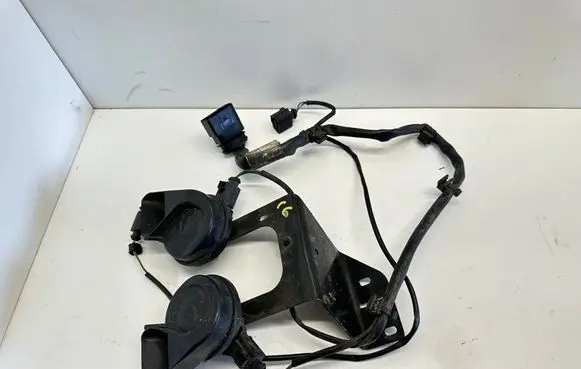 Audi A6 S6 C6 4F Horn signal 4F0951229