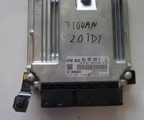 Volkswagen Tiguan Engine control unit/module 04L907309K