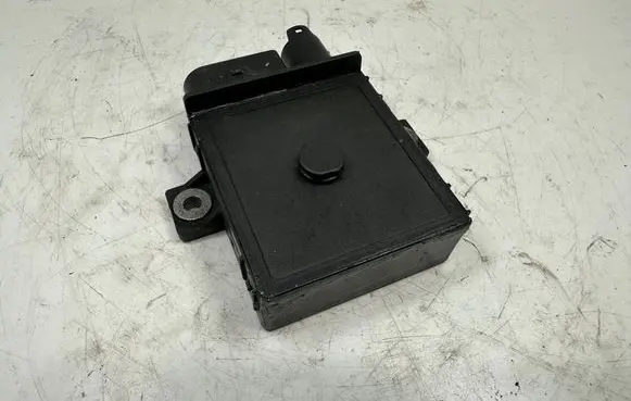 BMW 5 E60 E61 Glow plug pre-heat relay 7801201 12217801201