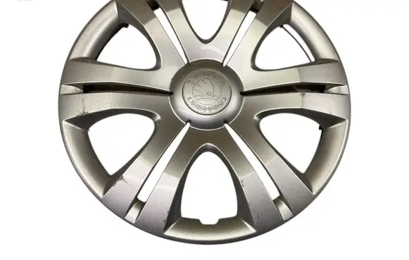 Skoda Praktik (5J8) R15 wheel hub/cap/trim 5J0601147H