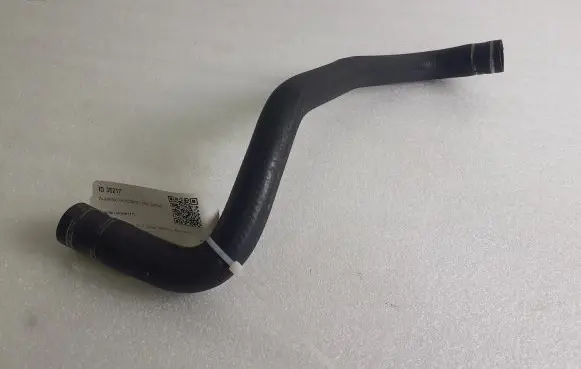 Coolant pipe/hose