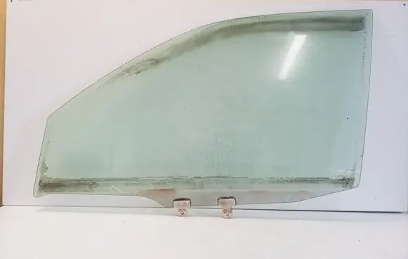 Nissan X-Trail T30 Front door window glass four-door