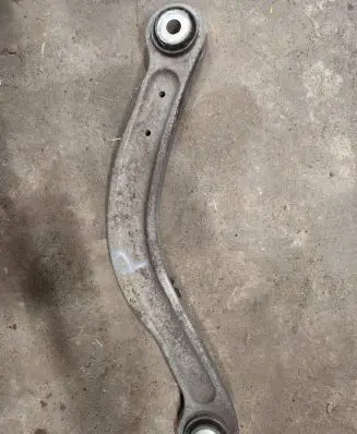 Mercedes-Benz C AMG W204 Rear control arm 20407
