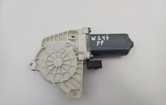 Mercedes-Benz B W245 Front door window regulator motor A1698201642