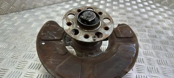 Mercedes-Benz E W212 Front wheel hub