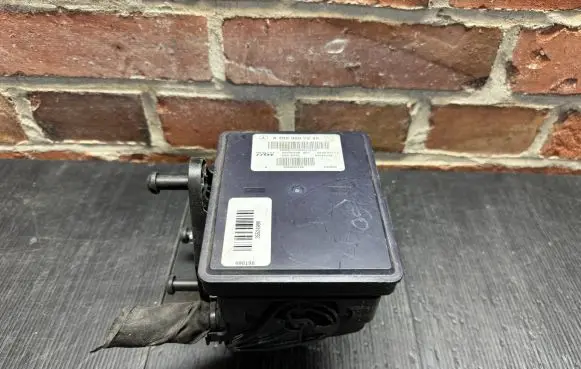 Mercedes-Benz C W205 ABS Pump A2059007245