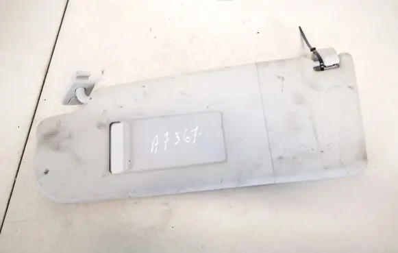 Volkswagen Golf V Sun visor