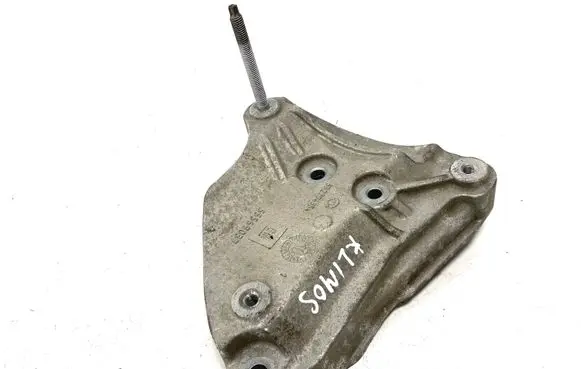 Chevrolet Volt I A/C compressor mount bracket 55569037 532274354