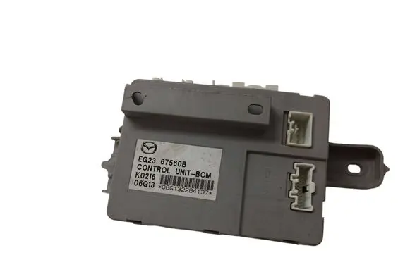 Mazda CX-7 Fuse module EG2367560B 06G13 K0216