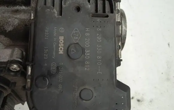 Opel Vivaro EGR valve 8200330812 A2C53179081 710334050