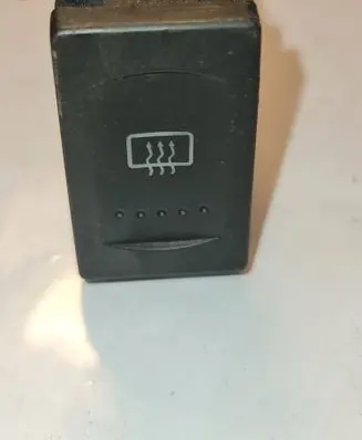 Volkswagen PASSAT B5 Windscreen/window heater switch 3B0959621B