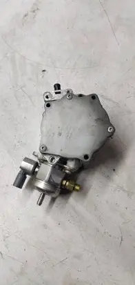Audi A4 S4 B8 8K Fuel injection high pressure pump 06j145100B